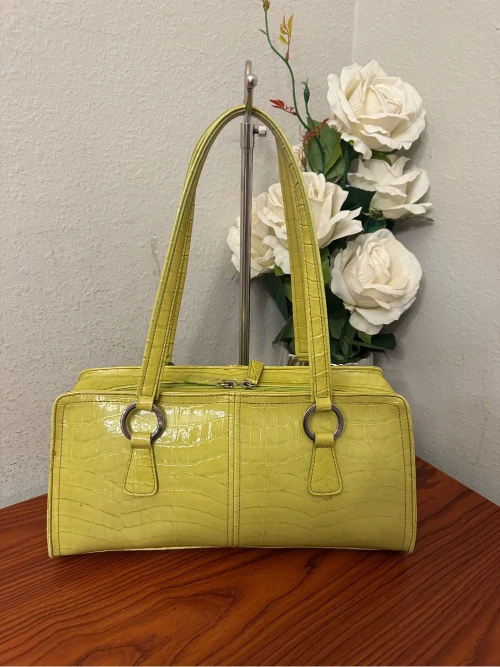Vintage Guess Croc-Embossed Shoulder Bag in Lime
